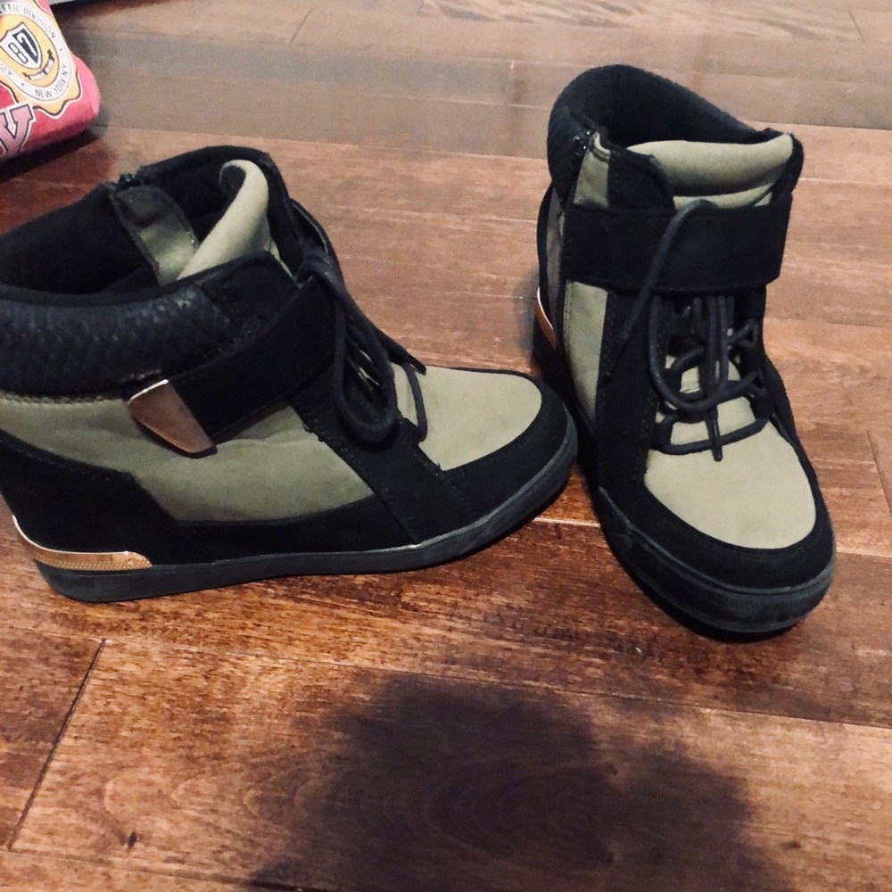 SOLD - Picture 3 of 5